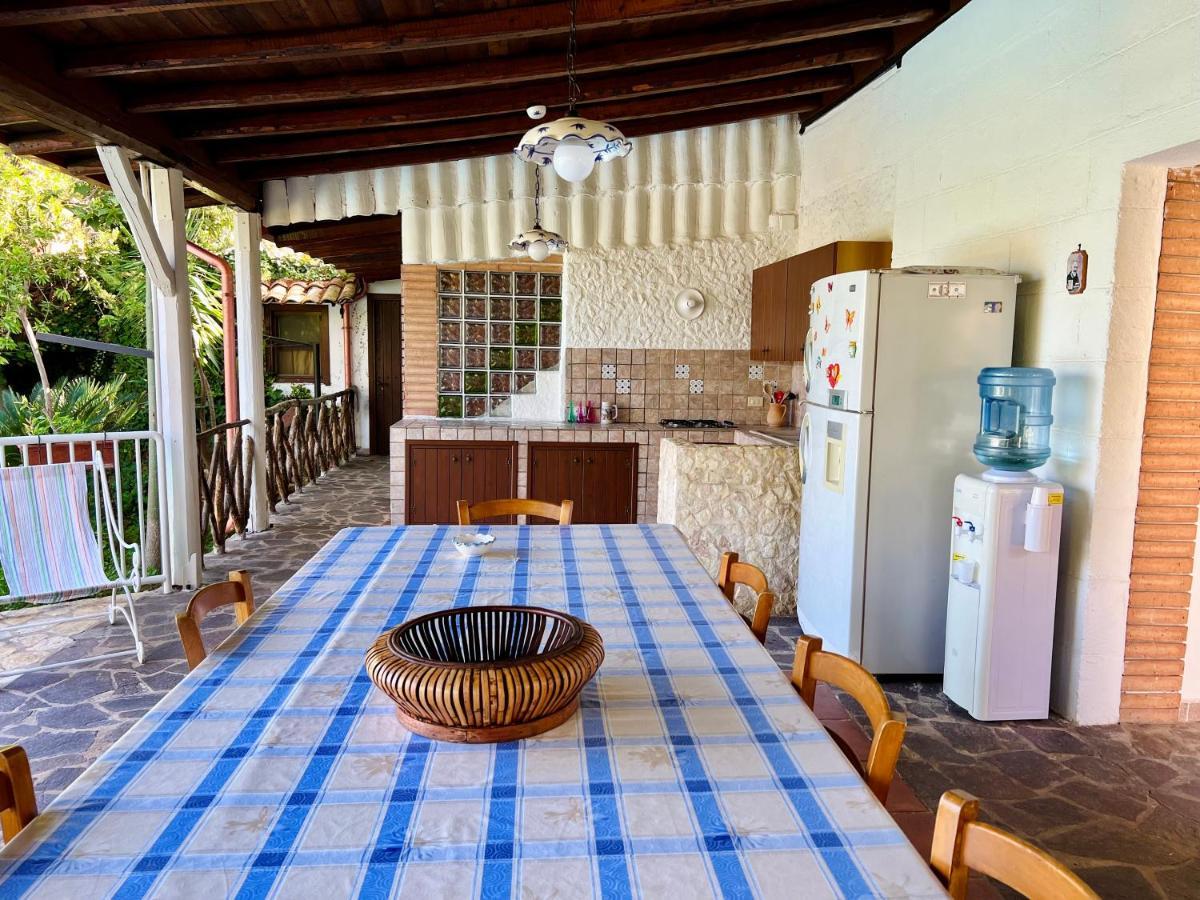 Villa Talia Карини Екстериор снимка