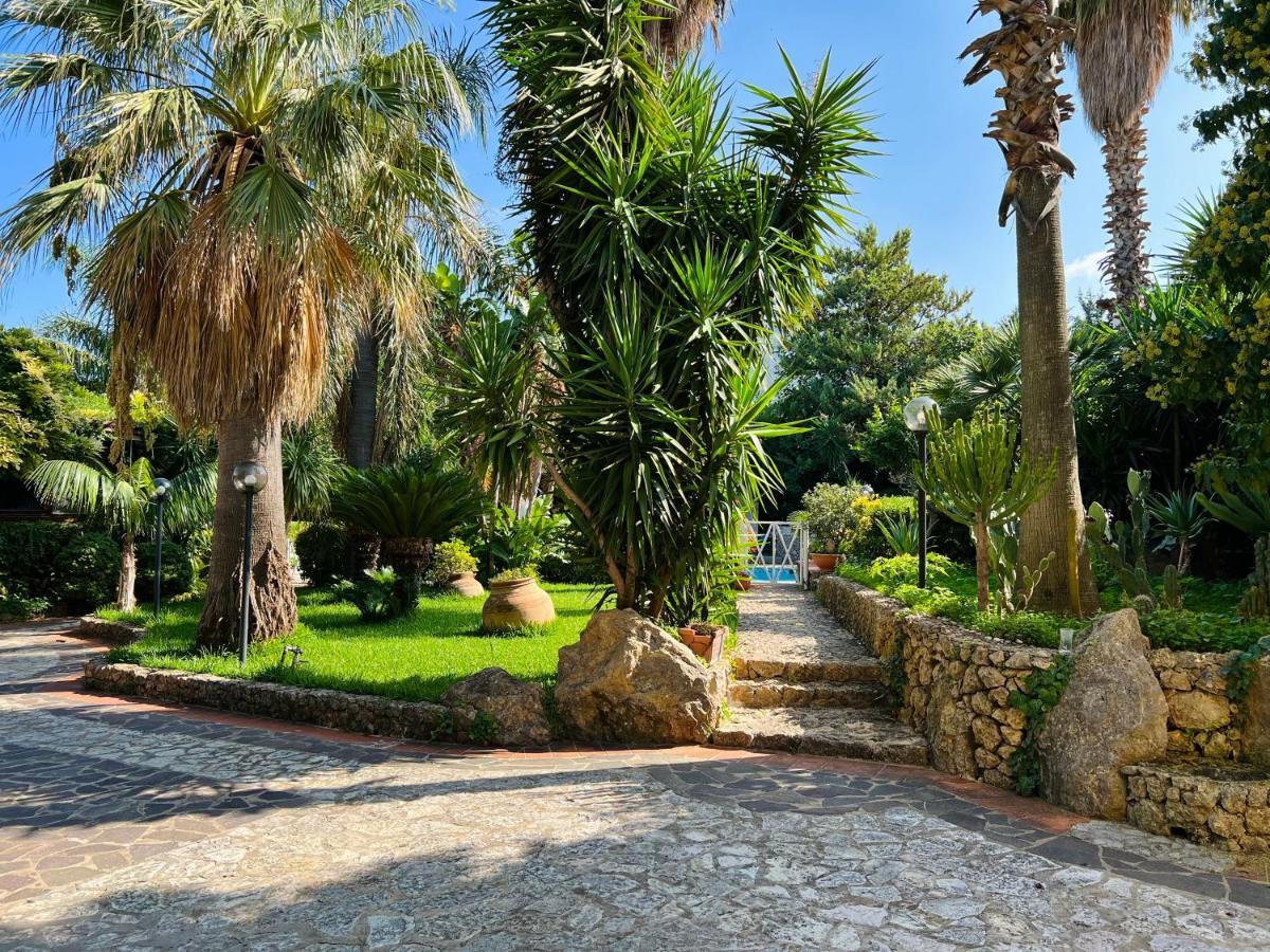 Villa Talia Карини Екстериор снимка