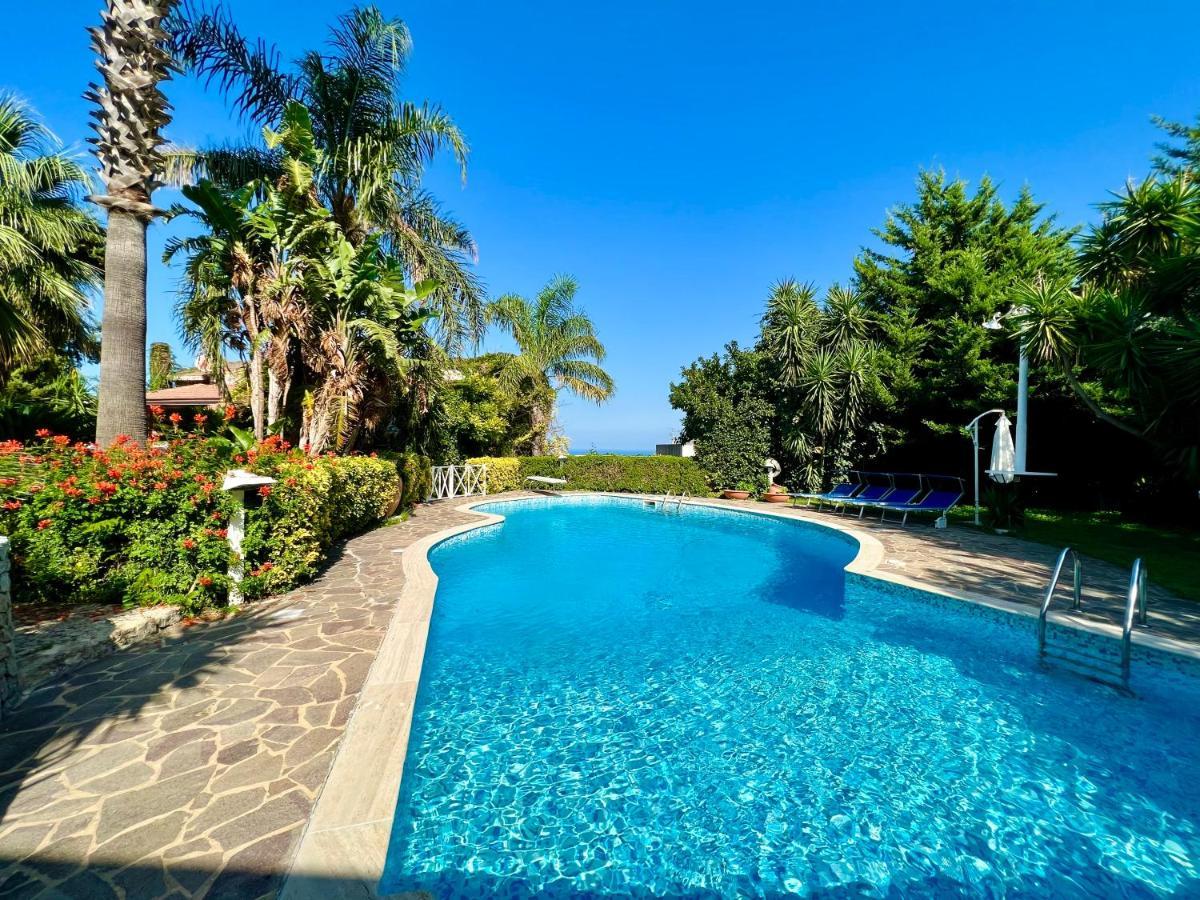 Villa Talia Карини Екстериор снимка