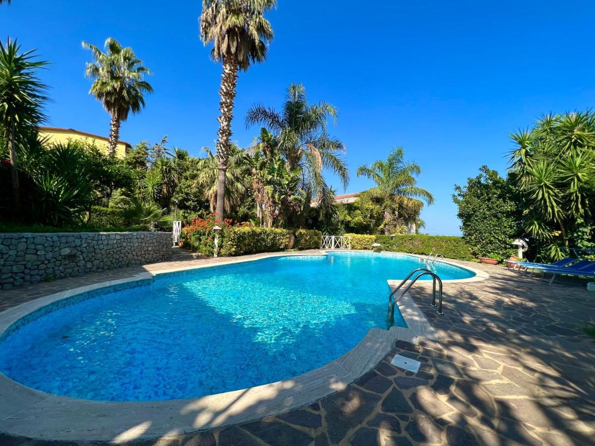 Villa Talia Карини Екстериор снимка