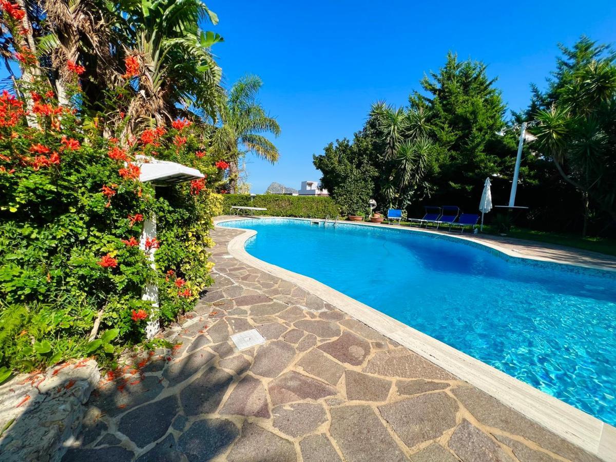 Villa Talia Карини Екстериор снимка